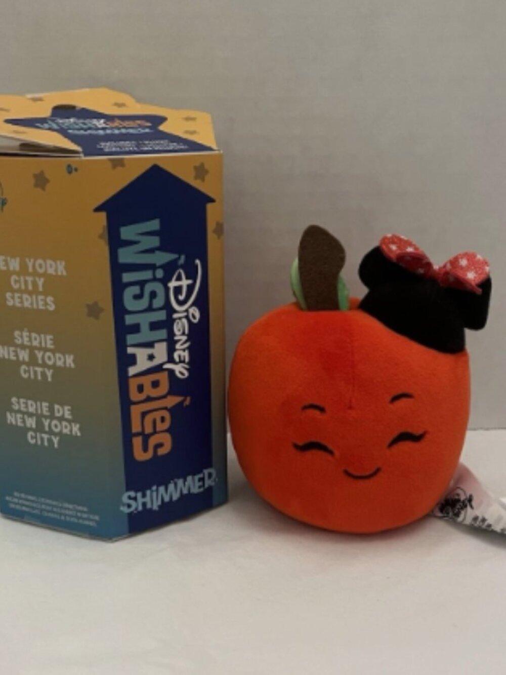 Disney NYC Exclusive Shimmer Wishables Blind Box: Big Apple Minnie Mouse